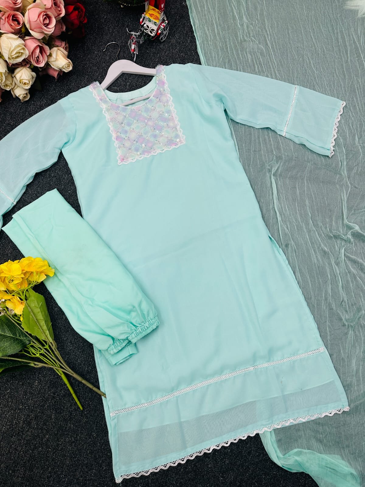 ফোর পিস কালেকশন