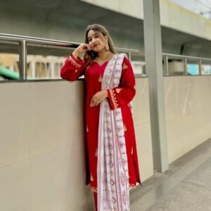 পাকিস্তানি ডিজাইনের থ্রি- পিস