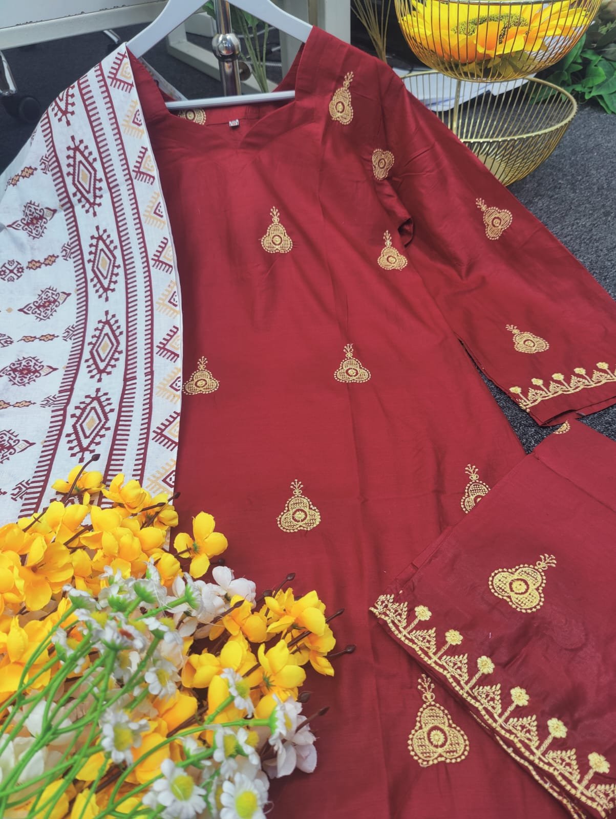 পাকিস্তানি ডিজাইনের থ্রি- পিস - Image 3