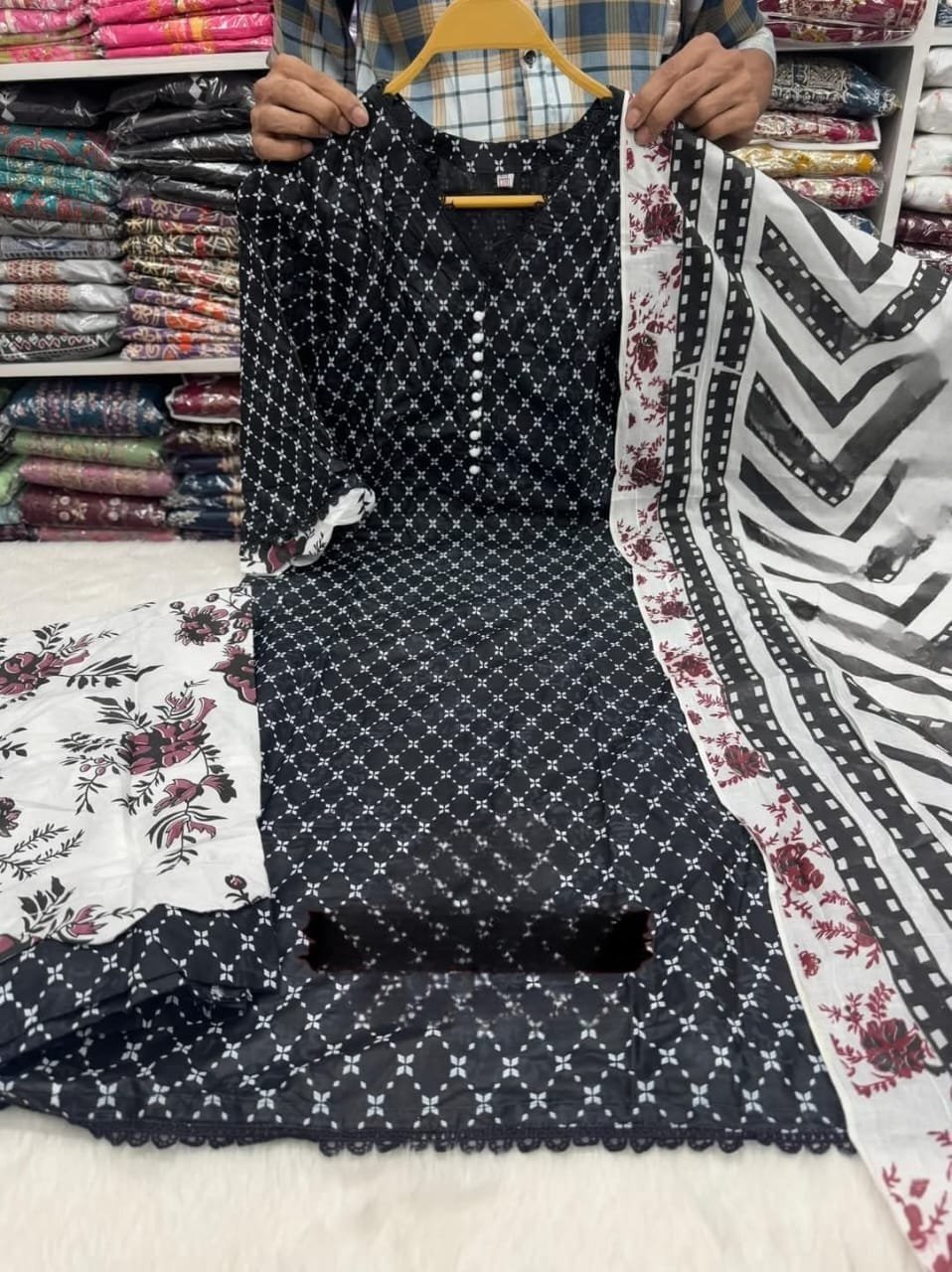 লেটেস্ট ডিজাইনের প্রিন্টের হাই কোয়ালিটি থ্রি পিস