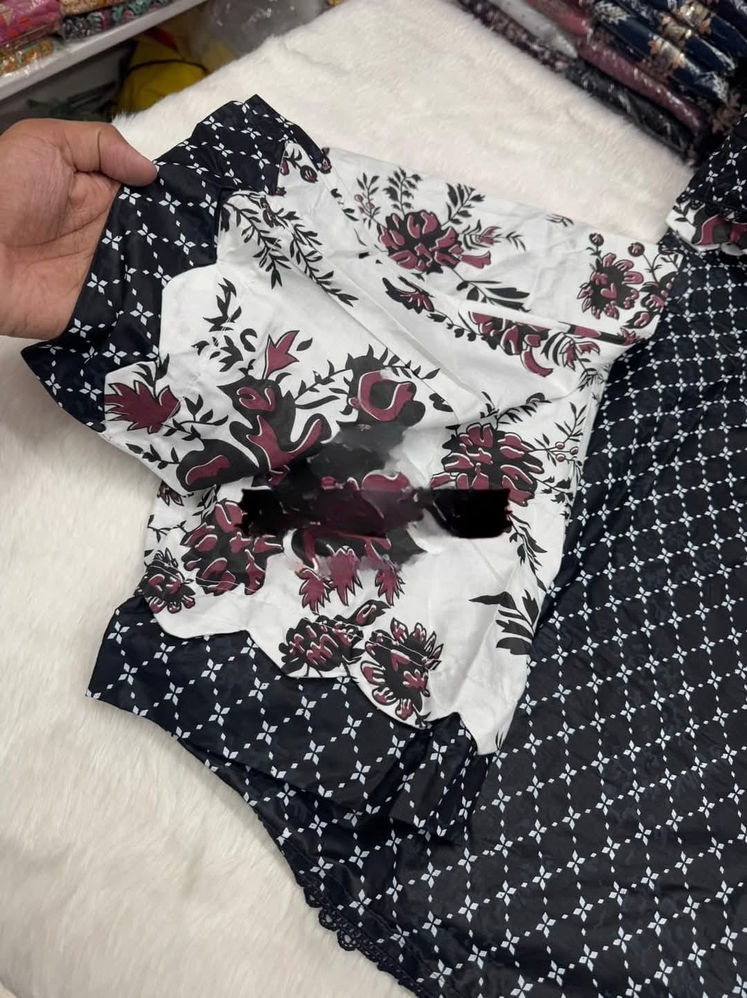 লেটেস্ট ডিজাইনের প্রিন্টের হাই কোয়ালিটি থ্রি পিস - Image 3