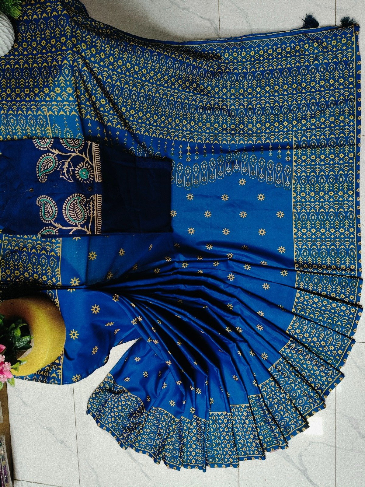 কাপল ড্রেস