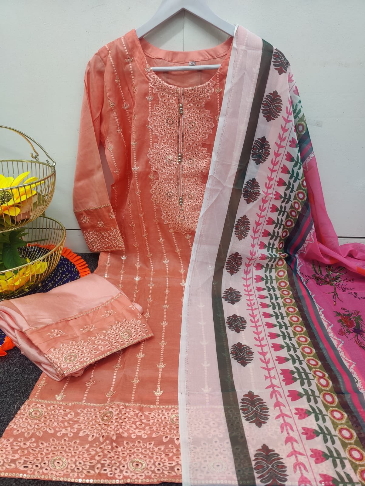 পাকিস্তানি পার্টি রেডি থ্রি-পিস