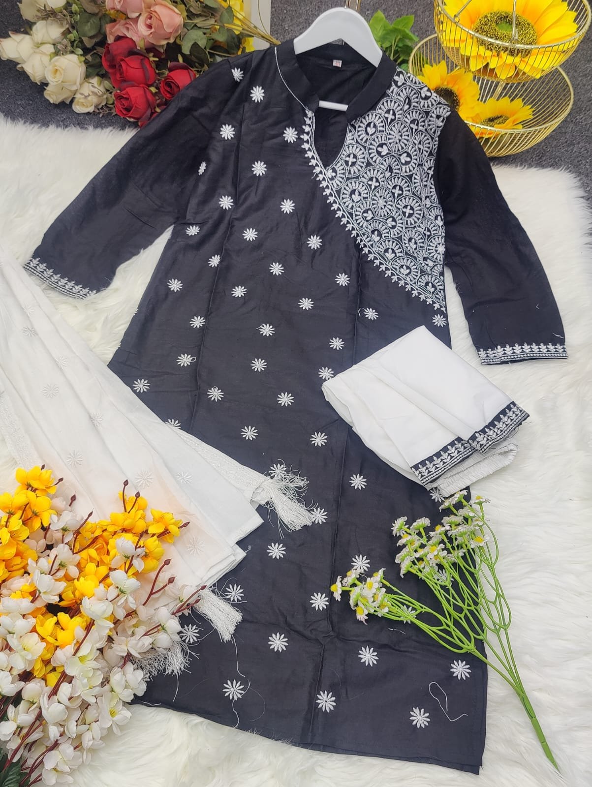 পাকিস্তানি ডিজাইনের থ্রি পিস