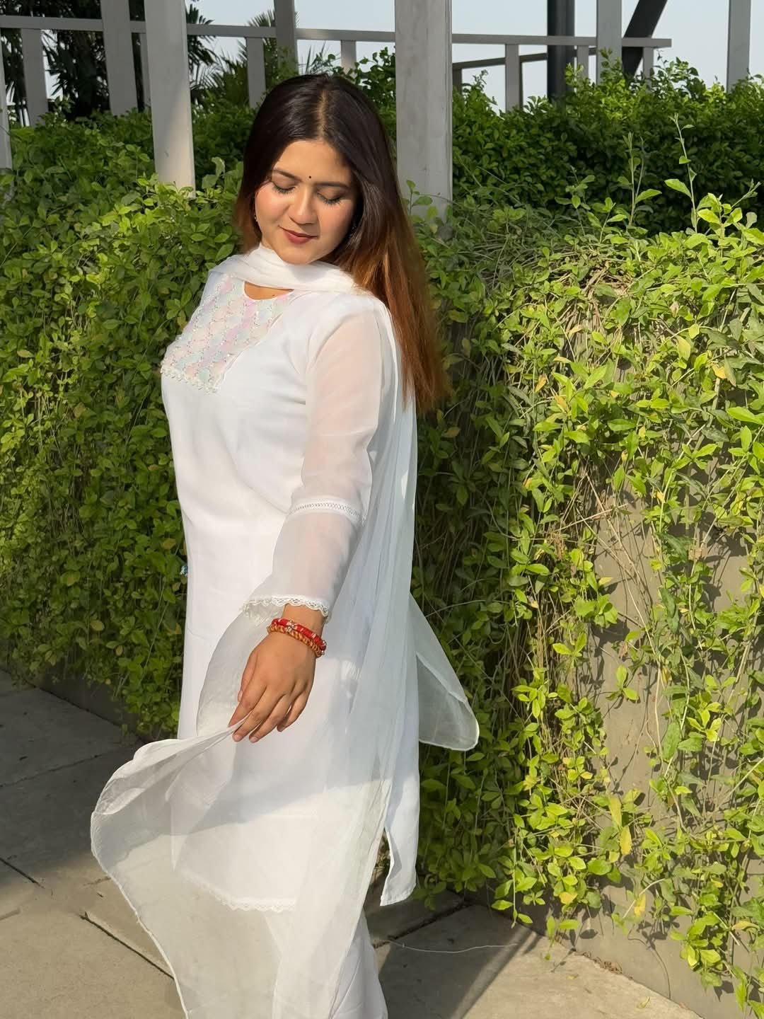 জর্জেট কারচুপি কাজ করা ফোর পিস - Image 2