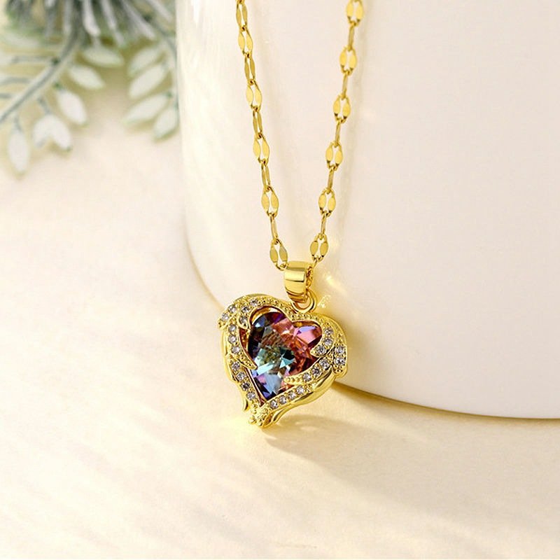 ✨ হার্ট-উইং ডিজাইনের ঝলমলে নেকলেস ✨ - Image 2