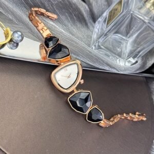 এক্সক্লুসিভ ব্রেসলেট ঘড়ি - সাথে পাচ্ছেন প্রিমিয়াম গিফট বক্স!