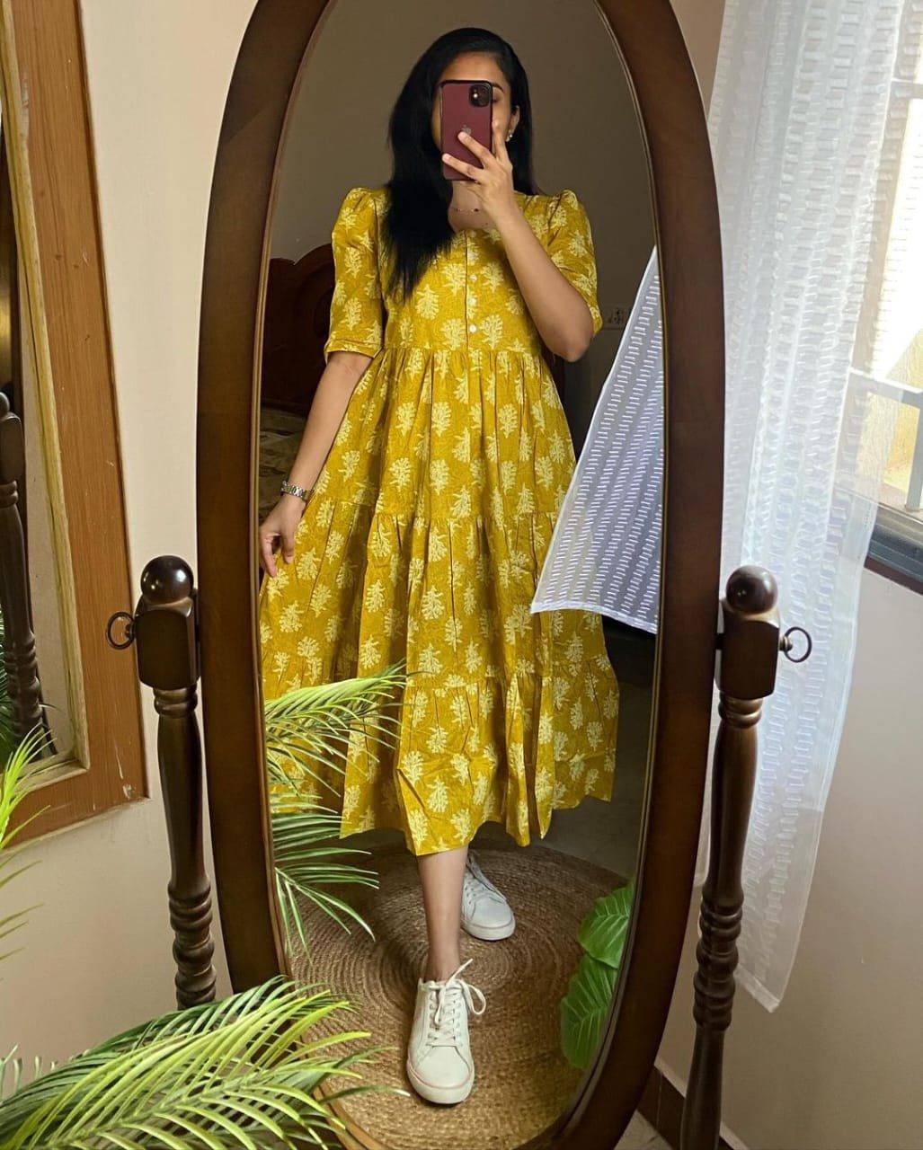 এক্সক্লুসিভ লিনেন এমব্রয়ডারি ওয়ান-পিস