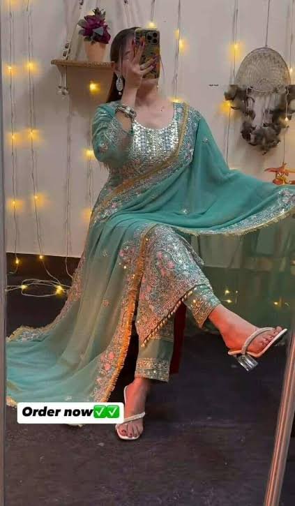 প্রিমিয়াম জর্জেট সিকোয়েন্স এমব্রয়ডারি সালোয়ার কামিজ