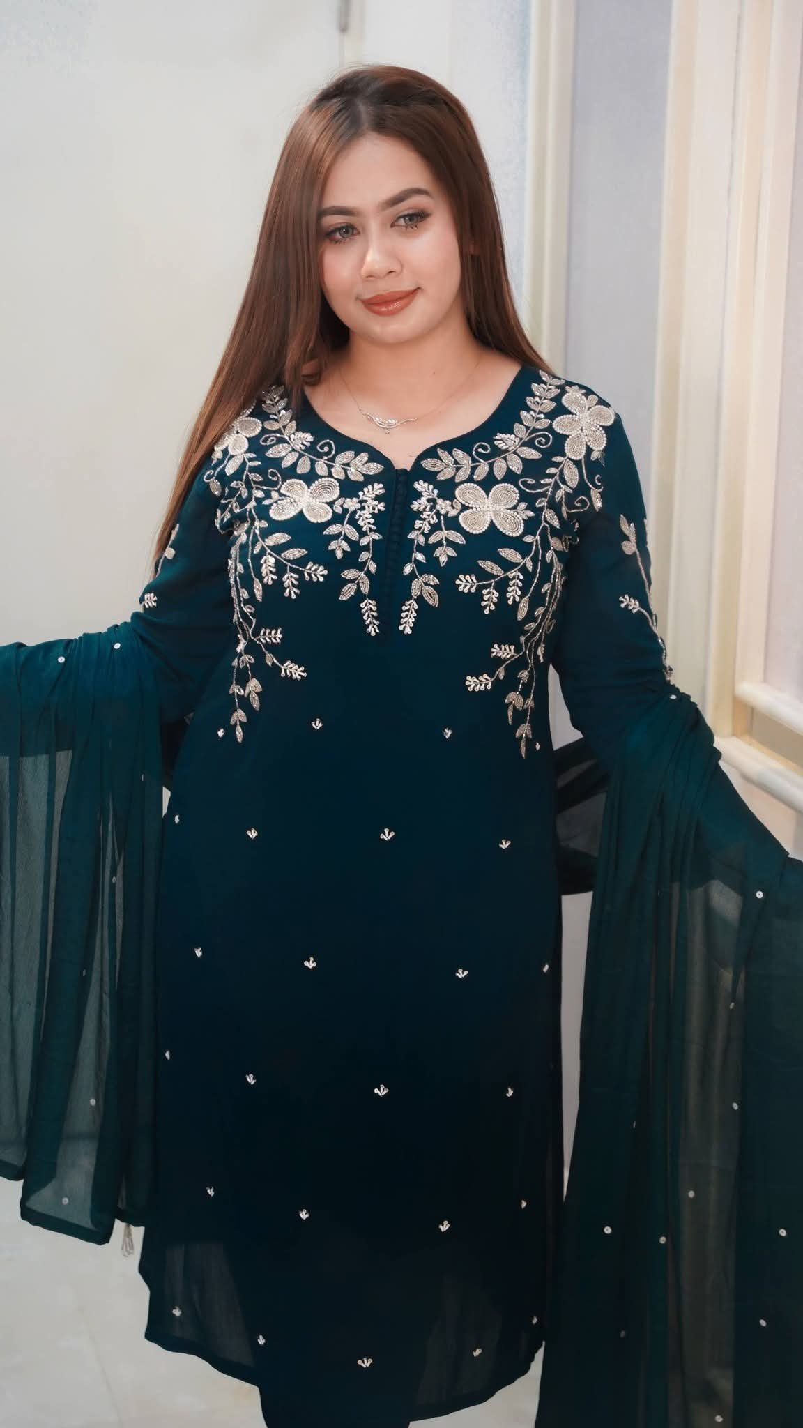 প্রিমিয়াম রেয়ন কটন এমব্রয়ডারি থ্রি-পিস সেট - Image 2