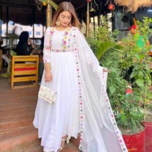 প্রিমিয়াম জর্জেট এমব্রয়ডারি থ্রি-পিস