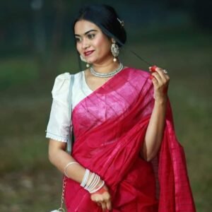 স্টাইলিশ চুমকি শাড়ি