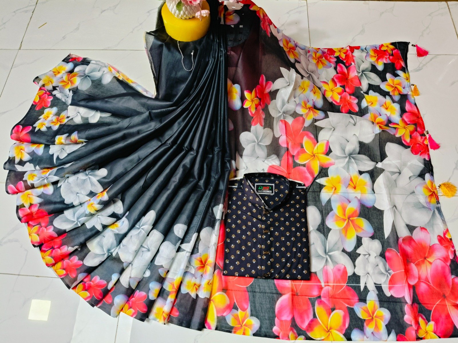 চান্দুরী ডিজিটাল প্রিন্টের শাড়ি এবং পাঞ্জাবি কাপল ড্রেস