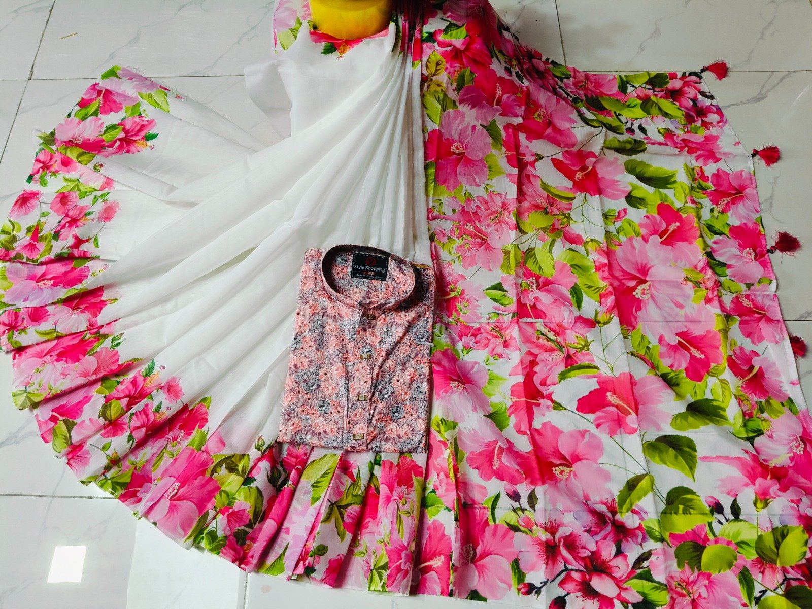 চান্দুরী ডিজিটাল প্রিন্টের শাড়ি এবং পাঞ্জাবি কাপল ড্রেস