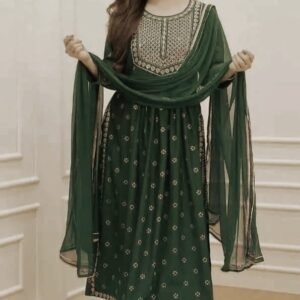 নায়রা কাট থ্রি-পিস