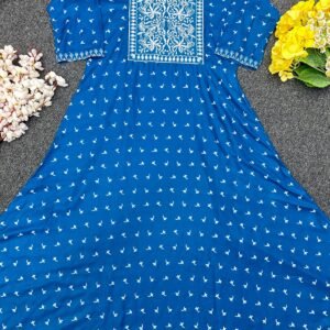 এমব্রডারি প্রিন্টের গাউন