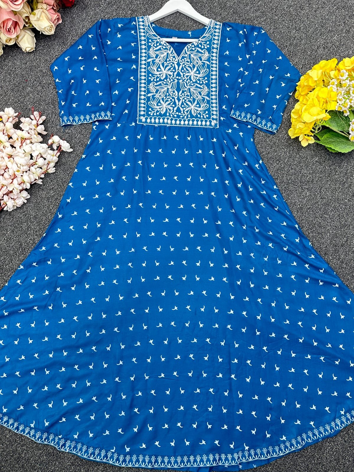 এমব্রডারি প্রিন্টের গাউন