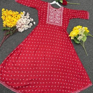 এমব্রডারি প্রিন্টের গাউন